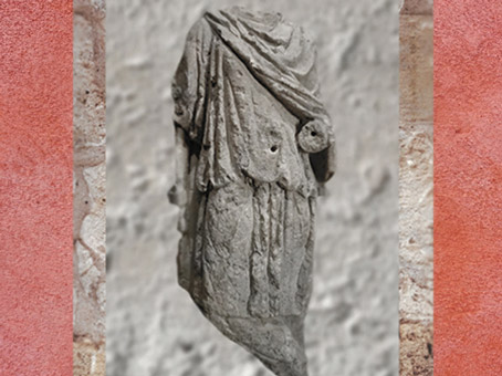 D'après une statue de Cautès, Soleil Levant, culte de Mithra, Mithraeum de Bordeaux, IIIe siècle, Gironde, Gaule Romaine. (Marsailly/Blogostelle)