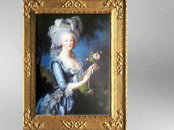 D'après le portrait de Marie-Antoinne, dit à la Rose, 1783, Élisabeth Louise Vigée Le Brun. (Marsailly/Blogostelle)