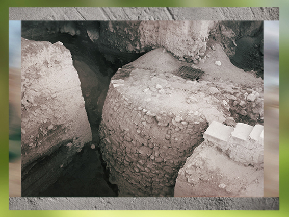 D'après les vestiges de la tour de Jéricho vers 8300 ans avjc, Jordanie, Levant Néolithique. (Marsailly/Blogostelle)