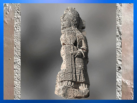 D'après Mithra-Hélios, statue monumentale, Nemrut Dağ, Ier siècle avjc, tombeau du roi du Commagène Antiochos Ier, actuelle Turquie, Orient Antique. (Marsailly/Blogostelle)