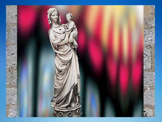 D'après La Vierge à l'Enfant de la Sainte-Chapelle, ivoire, traces de couleurs, 1250-1260, Paris, XIIIe siècle Gothique. (Marsailly/Blogostelle)