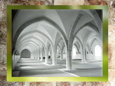 D'après l'abbaye de Clairvaux, fondée en 1115 par Saint Bernard, style Cistercien, Champagne, France, art médiéval. (Marsailly/Blogostelle)