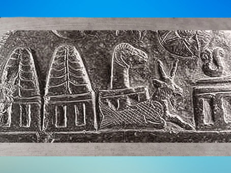 D'après la trilogie suprême mésopotamienne, Anu, En-lil, Ea, et la déesse Ninhursag, Kudurru du roi de Babylone Meli-Shipak II, vers 1186–1172 avjc, dynastie Kassite, butin de Suse. (Marsailly/Blogostelle)