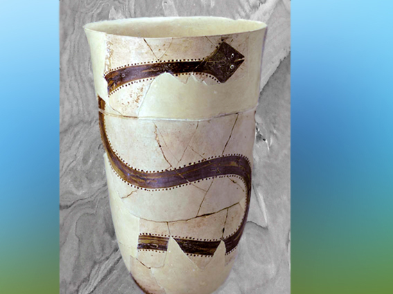 D'après un boisseau, à motif de Serpent, terre cuite peinte, vers 4200 - 3800 avjc, nécropole de Suse, Iran actuel, néolithique, Orient ancien. (Marsailly/Blogostelle)
