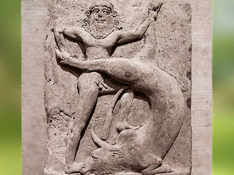 D’après un relief votif, considéré comme une image de Gilgamesh vainqueur du Taureau Céleste d'Ishtar, terre cuite, IIIe millénaire avjc, Mésopotamie. (Marsailly/Blogostelle)