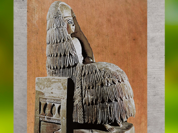 D'après une statuette d'orante, à haute coiffe, voile et kaunakès, albâtre, vers 2500-2400 avjc, temple d'Ishtar, Mari, Tell Hariri, actuelle Syrie,  Orient ancien. (Marsailly/Blogostelle)