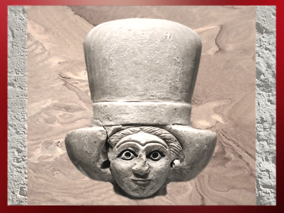 D'après une tête féminine coiffée du polos, vers 2500-2300 avjc, Mari, Tell Hariri, actuelle Syrie, Orient ancien. (Marsailly/Blogostelle)