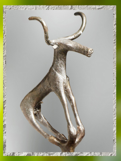 D'après un étendard, motif taureau, alliage cuivreux, tombes royales d'Alaca Hüyük, vers 2350 avjc, Anatolie, actuelle Turquie, Orient ancien. (Marsailly/Blogostelle)