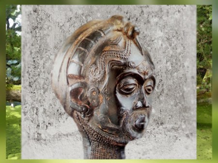 D'après une tête féminine, sculpture sur bois, Luluwa, Kasaï occidental, Zaïre, art africain. (Marsailly/Blogostelle)