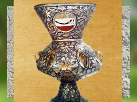 D'après une lampe de mosquée, 1330-1350, verre soufflé, décor émaillé, XIVe siècle, Égypte ou Syrie, art Musulman ancien. (Marsailly/Blogostelle)