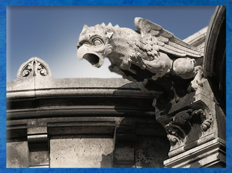 D'après une gargouille, rapace, sculpture, Notre-Dame de Paris, 1163-début XIVe siècle, art gothique, restauration XIXe siècle. (Marsailly/Blogostelle)