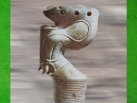 D’après une patte de taureau, ivoire d'éléphant, pied de meuble, Abydos, dynastie Thinite, Égypte Ancienne. (Marsailly/Blogostelle)