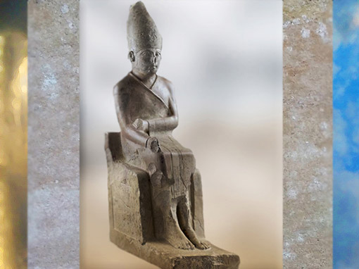 D’après le roi Khasekhem ou Khasekhemoui, calcaire, IIe dynastie Thinite, Hiérakonpolis, Égypte Ancienne. (Marsailly/Blogostelle)