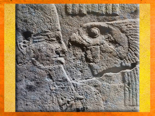 D’après le roi Qahedjet et le dieu Horus Faucon, bas-relief, stèle calcaire, vers 2700-2620 avjc, Ancien Empire, Égypte ancienne. (Marsailly/Blogostelle)