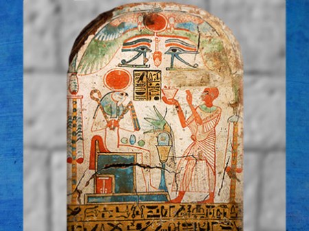 D'après Rê-Horakhty, encensé par le prêtre Padiouiset, et œil oudjat, bois peint, XXe dynastie, Nouvel Empire, Égypte Ancienne. (Marsailly/Blogostelle)