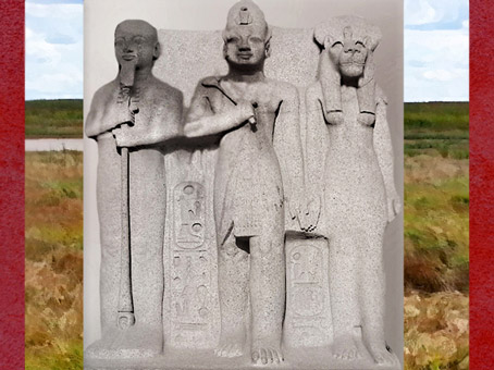 D'après le le trio Ptah, Sekhmet et Ramsès II, trio colossal, XIXe dynastie, Memphis, Nouvel Empire, Égypte Ancienne. (Marsailly/Blogostelle)