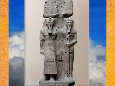 D’après Ptah et Ramsès II, haut-relief colossal, XIXe dynastie, Memphis, Nouvel Empire, Égypte Ancienne. (Marsailly/Blogostelle)