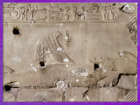 D’après la déesse Isis-oiseau milan, chapelle de Sokar-Osiris, temple funéraire de Sethi Ier, XIXe dynastie, Abydos, Nouvel Empire, Égypte Ancienne. (Marsailly/Blogostelle)
