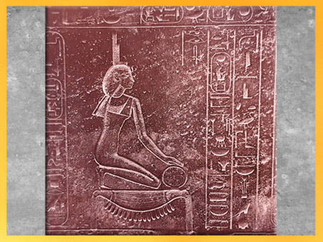 D’après la déesse Isis, le signe de l'or et l'anneau de l'infini, sarcophage, quartzite rouge, tombeau d'Hatchepsout, Vallée des Rois, Thèbes, Égypte Ancienne. (Marsailly/Blogostelle)