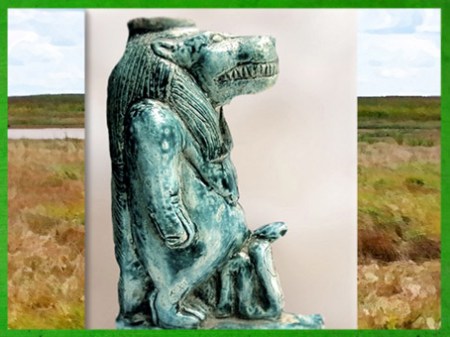 D'après la déesse Taouret-Thouéris, associée au serpent, symbole de fertilité, statuette, faïence, Basse Époque, Égypte Ancienne. (Marsailly/Blogostelle)