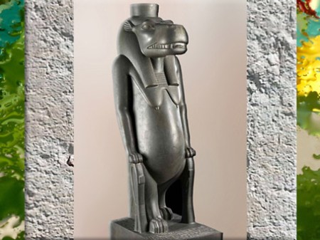 D’après la déesse Taouret-Thouéris et les nœuds d’Isis, grauwacke poli, XXVIe dynastie dite Saïte, règne de Psammétique Ier, Karnak, Basse Époque, Égypte ancienne. (Marsailly/Blogostelle)