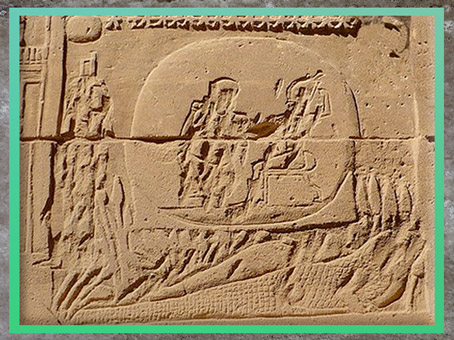 D’après Isis, Horus, la momie d'Osiris sur le crocodile des marais, Abaton de Biggeh, relief, Porte d'Hadrien, temple d'Isis, Philae, île d'Aguilkia, Assouan, Égypte Ancienne. (Marsailly/Blogostelle)