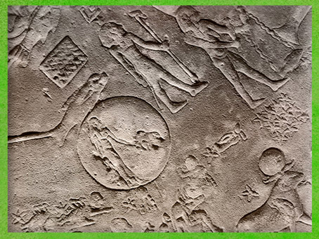 D’après la déesse Isis et Thôt babouin, éclipse solaire du 7 mars 51 avjc, zodiaque de Dendéra, détail, grès, temple d'Hathor, époque Ptolémaïque, Égypte Ancienne. (Marsailly/Blogostelle)