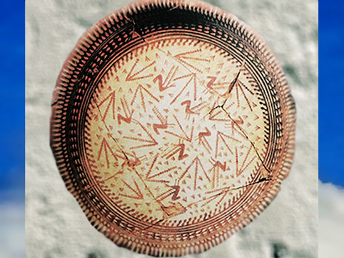 D'après une coupe peinte, motifs oiseaux, terre cuite, Samarra, vers 5000 avjc, Tell es-Sawwan, Irak actuel, Mésopotamie néolithique. (Marsailly/Blogostelle)