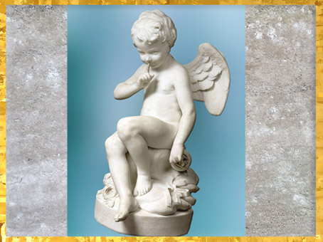  D’après L’Amour menaçant, d’Etienne- Maurice Falconet, Salon 1757, statue de marbre, provenant de l’hôtel d’Evreux, XVIIIe siècle, France. (Marsailly/Blogostelle)