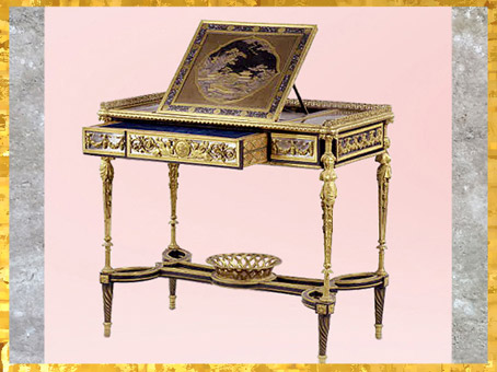 D’après une table à écrire de Marie Antoinette, château de Saint-Cloud, d’Adam Weisweiler, 1784, Paris, chêne, ébène, laque, nacre, bronze doré, France, XVIIIe siècle, Néoclassique. (Marsailly/Blogostelle)