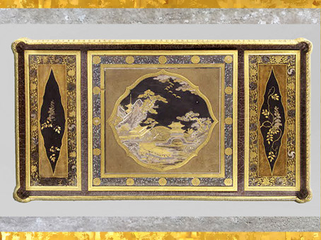 D’après une table à écrire de Marie Antoinette, d’Adam Weisweiler, motif de chinoiserie, 1784, Paris, château de Saint-Cloud, chêne, ébène, laque, nacre, bronze doré, France XVIIIe siècle, Néoclassique. (Marsailly/Blogostelle)