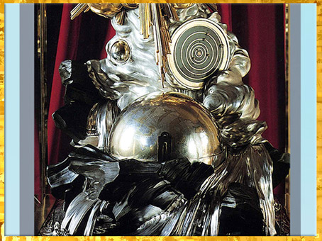 D’après La Pendule de la création du monde, de François-Thomas Germain, 1754, bronze argenté et doré, époque Louis XV, Versailles, XVIIIe siècle. (Marsailly/Blogostelle)