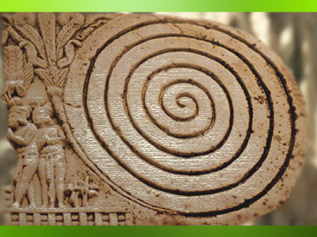 D’après le motif de la spirale, décor du grand stûpa de Sanchî, Ier siècle avjc-Ier siècle apjc, Inde ancienne du Nord. (Marsailly/Blogostelle)
