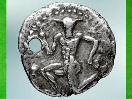 D'après  le Minotaure, statère de Cnossos, argent, IVe siècle avjc, Crète, Grèce antique. (Marsailly/Blogostelle)