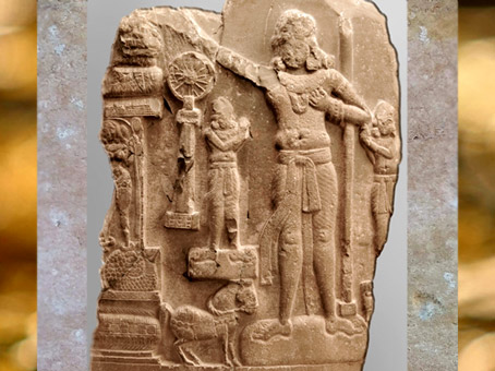 D'après le Souverain Universel, Chakravartin, Ier siècle avjc-Ier siècle apjc, Amarâvatî, Andhra Pradesh, Inde ancienne. (Marsailly/Blogostelle)