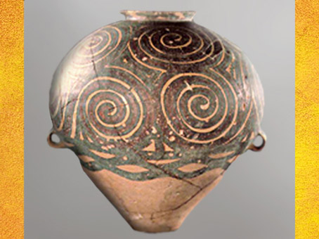 D’après une poterie peinte, à motifs de spirale, culture Majiayao, Gansu, période Néolithique, Chine ancienne. (Marsailly/Blogostelle)