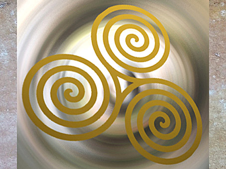 D’après le motif celtique du triskèle, à triple spirale, âge du Fer. (Marsailly/Blogostelle) 