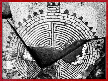 D’après le labyrinthe de Thysdrus, mosaïque romaine, IIIe siècle, art antique, El Jem, Tunisie. (Marsailly/Blogostelle)