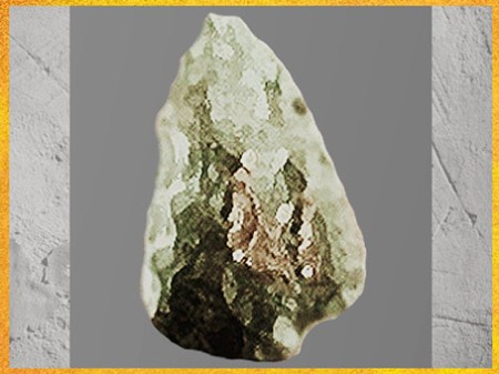 D'après des bifaces micoquiens, silex taillé, paléolithique inférieur. (Marsailly/Blogostelle)