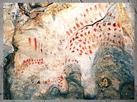 D'après des compositions de points, peintures rupestres, Cueva del Pindal, vers 13 000 - 18 000  avjc, magdalénien, Espagne, paléolithique supérieur. (Marsailly/Blogostelle)