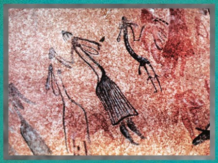 D'après des femmes vêtues de jupes en peau, peintures rupestres, vers 8 000 avjc, Lérida Espagne, du mésolithique au néolithique. (Marsailly/Blogostelle)