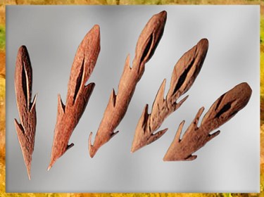 D'après des harpons aziliens, bois de renne, Mas-d' Azil, France, mésolithique. (Marsailly/Blogostelle)