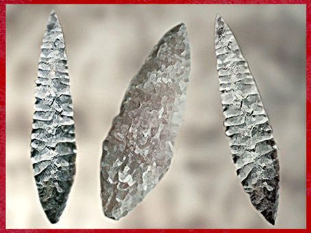 D'après des silex taillés dits Feuilles de Laurier, vers 20 000-18 000 avjc, solutréen, paléolithique supérieur. (Marsailly/Blogostelle)