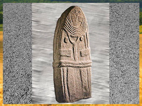 D'après une statue-menhir, dite La Dame de Saint-Sernin, grès sculpté, Aveyron, France, néolithique. (Marsailly/Blogostelle)