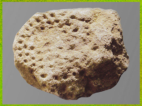 D'après un bloc, ensemble de cupules, aurignacien, La Ferrassie, Dordogne, France, paléolithique supérieur. (Marsailly/Blogostelle)