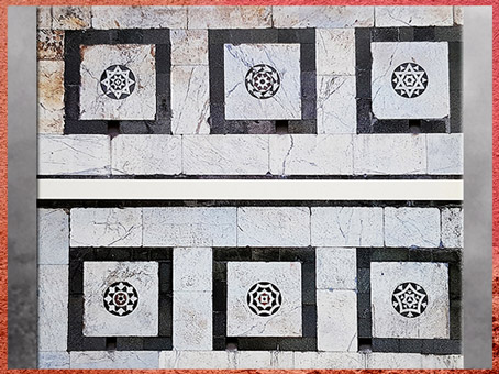 D’après l’église Santa Maria Novella, incrustation de marbres, Leon Battista Alberti, 1458-1470, Florence, XVe siècle, Quattrocento, Renaissance italienne. (Marsailly/Blogostelle)