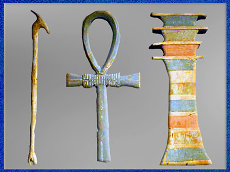 D'après le sceptre Ouas (bois), Ankh (faïence) et le pilier Djed (bois peint), symboles de Puissance, de Vie et de Stabilité, XVIIIe dynastie, règne d’Amenophis II, Nouvel Empire, Égypte ancienne. (Marsailly/Blogostelle)