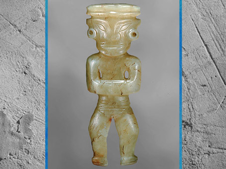 D’après une figurine en jade, amulette, culture de Longshan, vers 2500 -1700 avjc, Shanghai, néolithique, Chine ancienne. (Marsailly/Blogostelle) 
