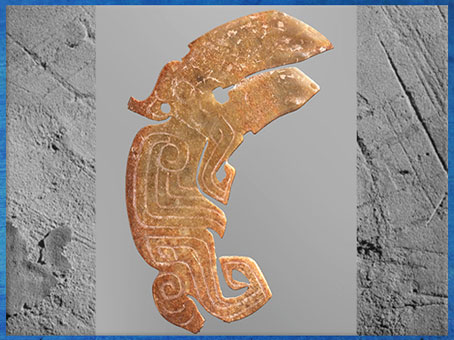 D’après un oiseau sculpté dans le jade, XIe siècle avjc, fin dynastie Shang, âge du Bronze, Chine ancienne. (Marsailly/Blogostelle) 