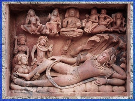 D'après Vishnou reposant sur Ananta, haut-relief, temple de Vishnu, Deogarh, époque Gupta, IVe-VIe siècle, Uttar Pradesh, Inde ancienne. (Marsailly/Blogostelle)